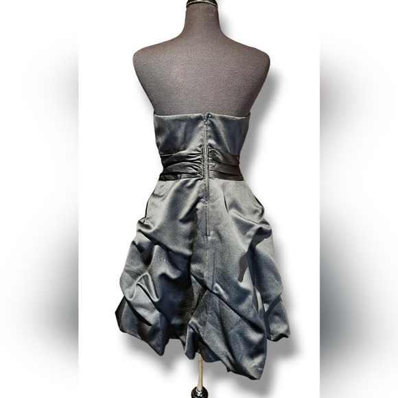 Black Ruched Mini Strapless cocktail dress. Satin. Size 10 - Picture 5 of 7
